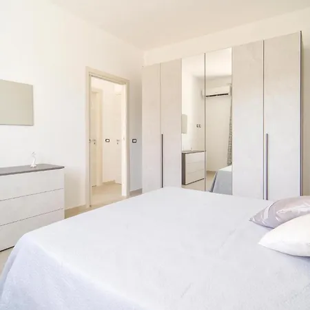 2 Bedroom Pet Friendly In *