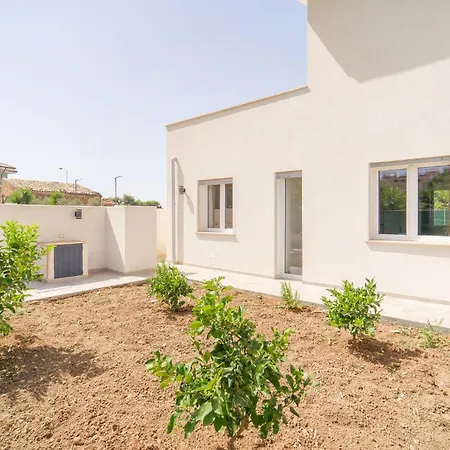 2 Bedroom Pet Friendly In *