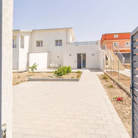 2 Bedroom Pet Friendly In
