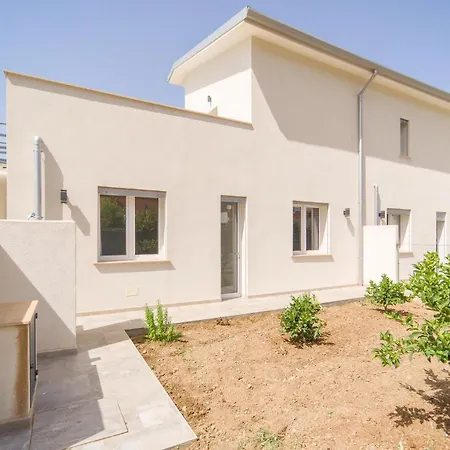 2 Bedroom Pet Friendly In